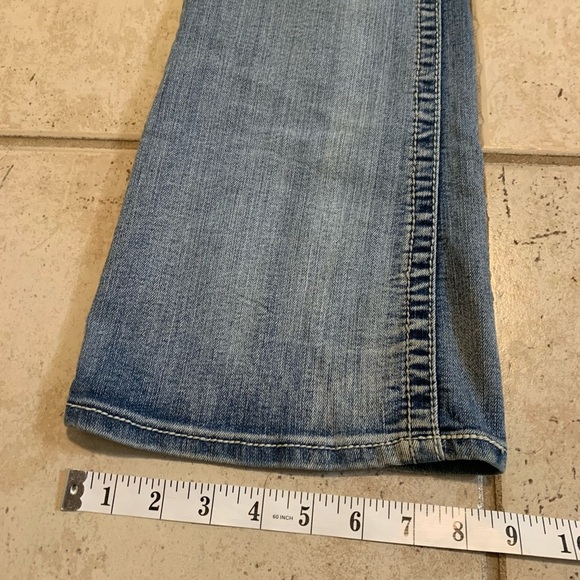Wallflower Luscious Curvy Fit Bootcut Jeans Size 7 Embroidered Back Pockets Y2K - Picture 10 of 12